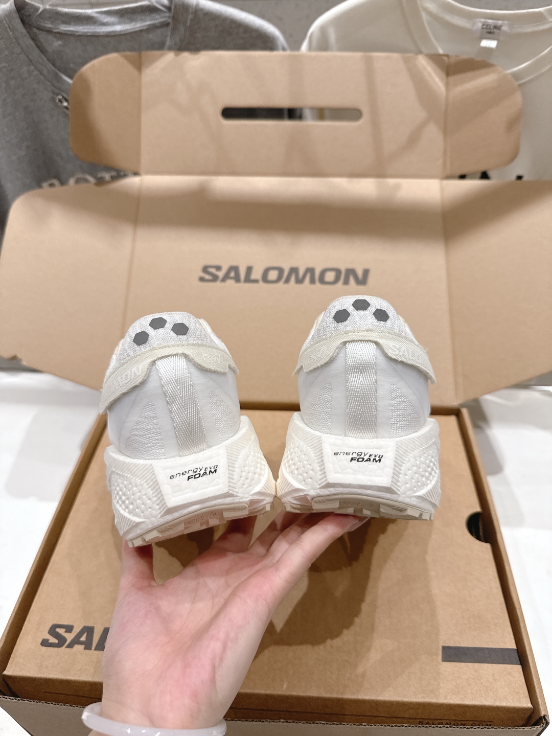 高版本出厂  情侣款
 Salomon萨洛蒙～2025ss最新款休闲运动鞋厚底登山德比鞋跑步鞋
搭配Sa