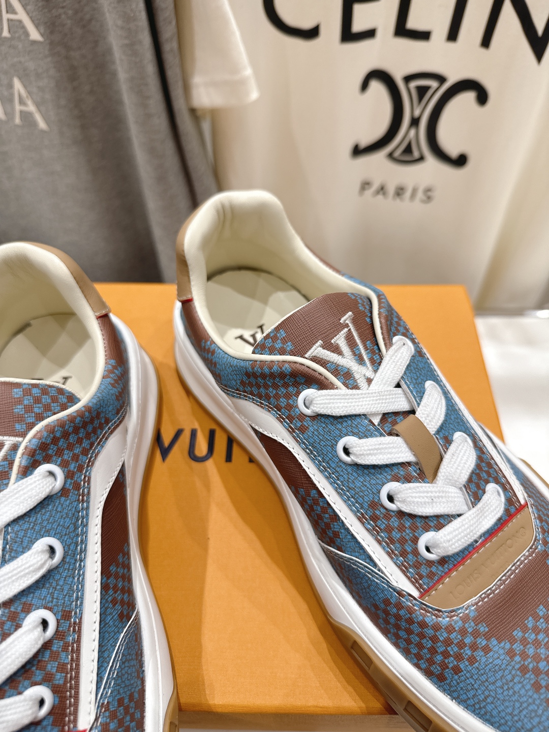 高版本出厂 只有男款
  LOUIS VUITTON～LV路易威登L家驴牌最新走秀款Tilted系列厚底