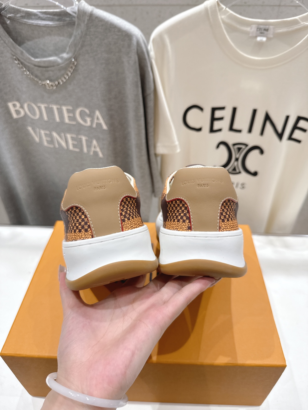 高版本出厂 只有男款
  LOUIS VUITTON～LV路易威登L家驴牌最新走秀款Tilted系列厚底