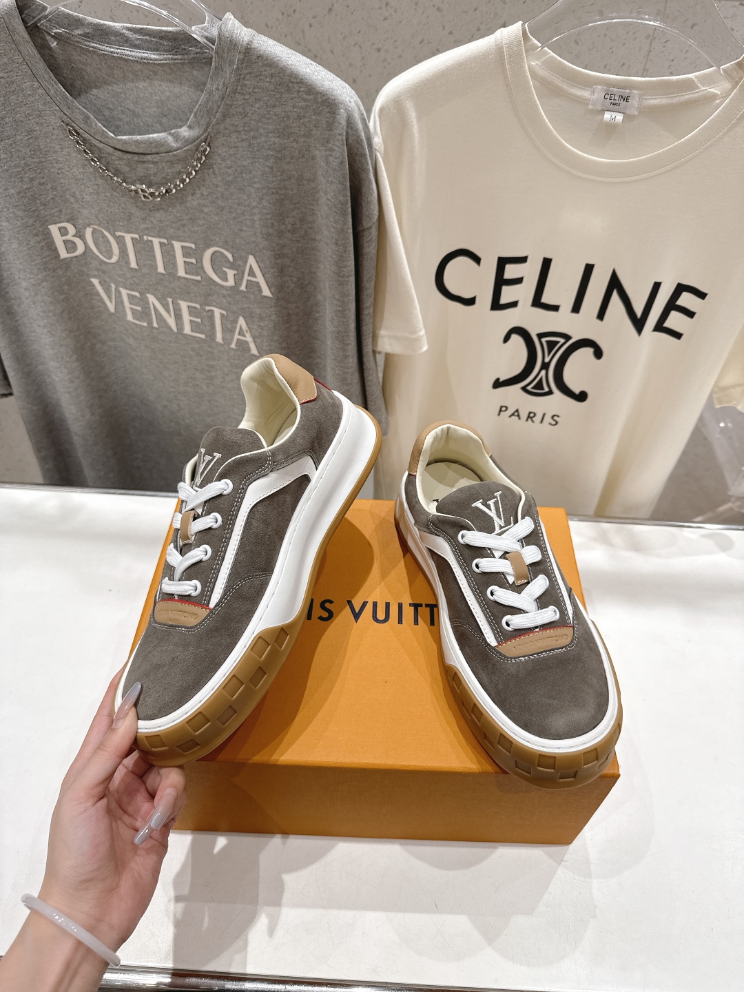高版本出厂 只有男款
  LOUIS VUITTON～LV路易威登L家驴牌最新走秀款Tilted系列厚底