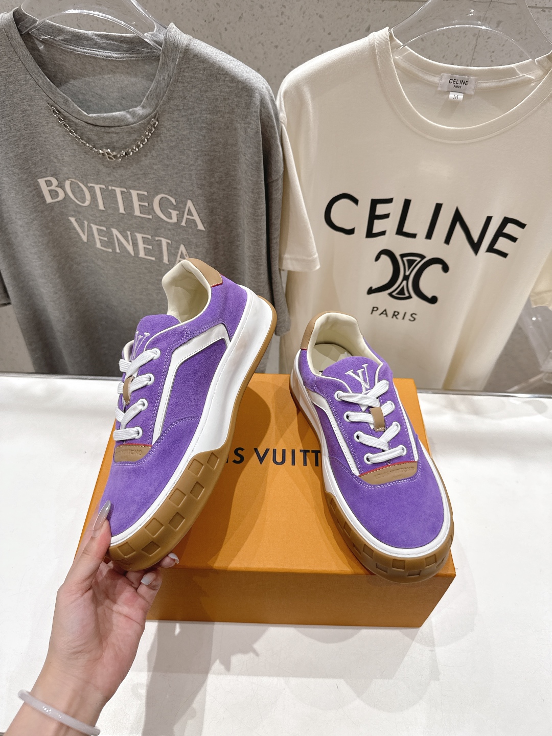 高版本出厂 只有男款
  LOUIS VUITTON～LV路易威登L家驴牌最新走秀款Tilted系列厚底