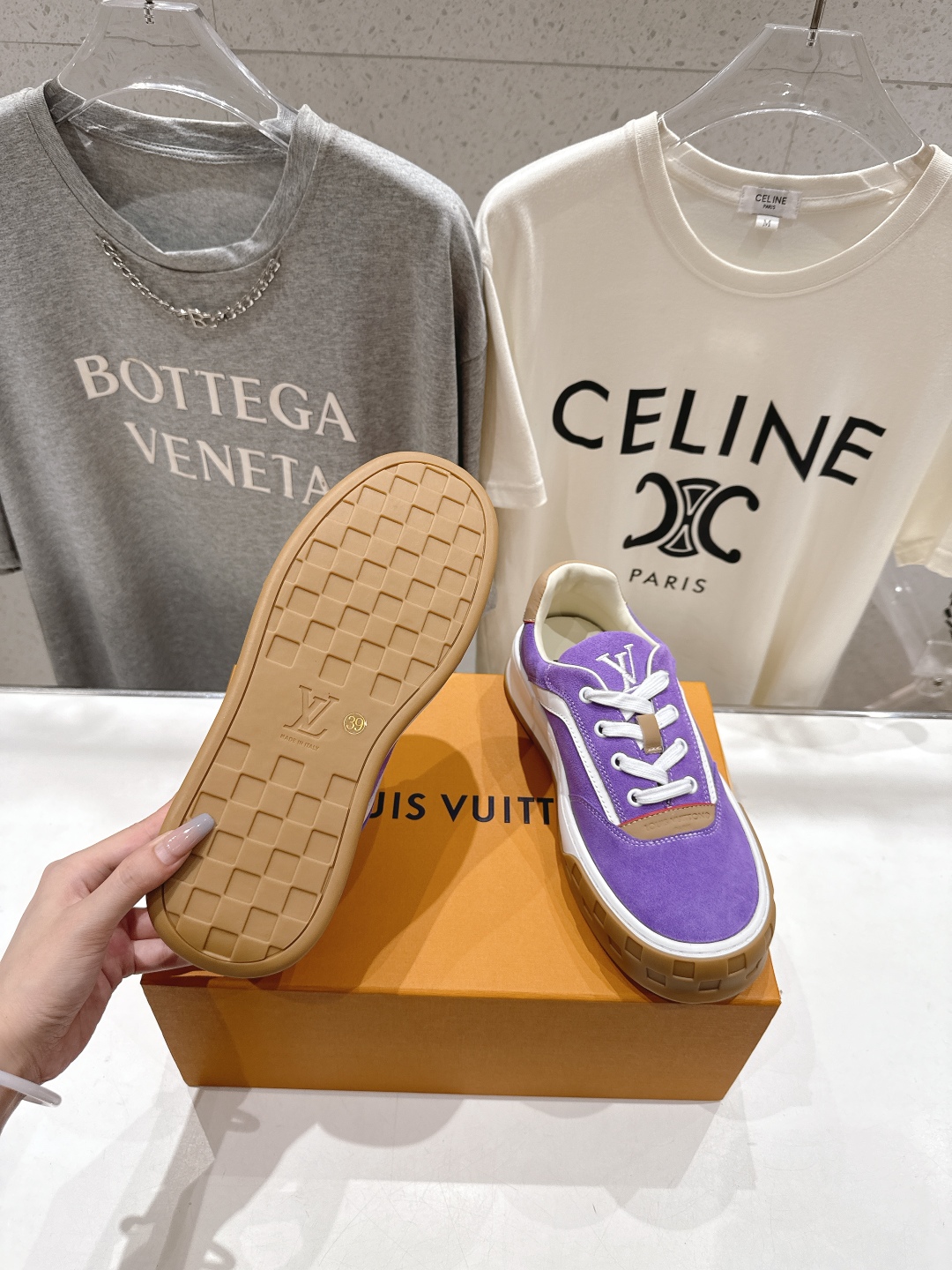 高版本出厂 只有男款
  LOUIS VUITTON～LV路易威登L家驴牌最新走秀款Tilted系列厚底
