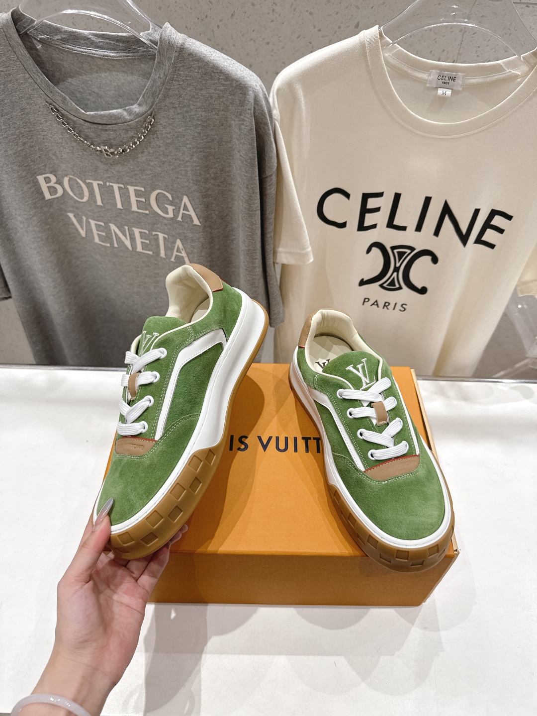 高版本出厂 只有男款
  LOUIS VUITTON～LV路易威登L家驴牌最新走秀款Tilted系列厚底