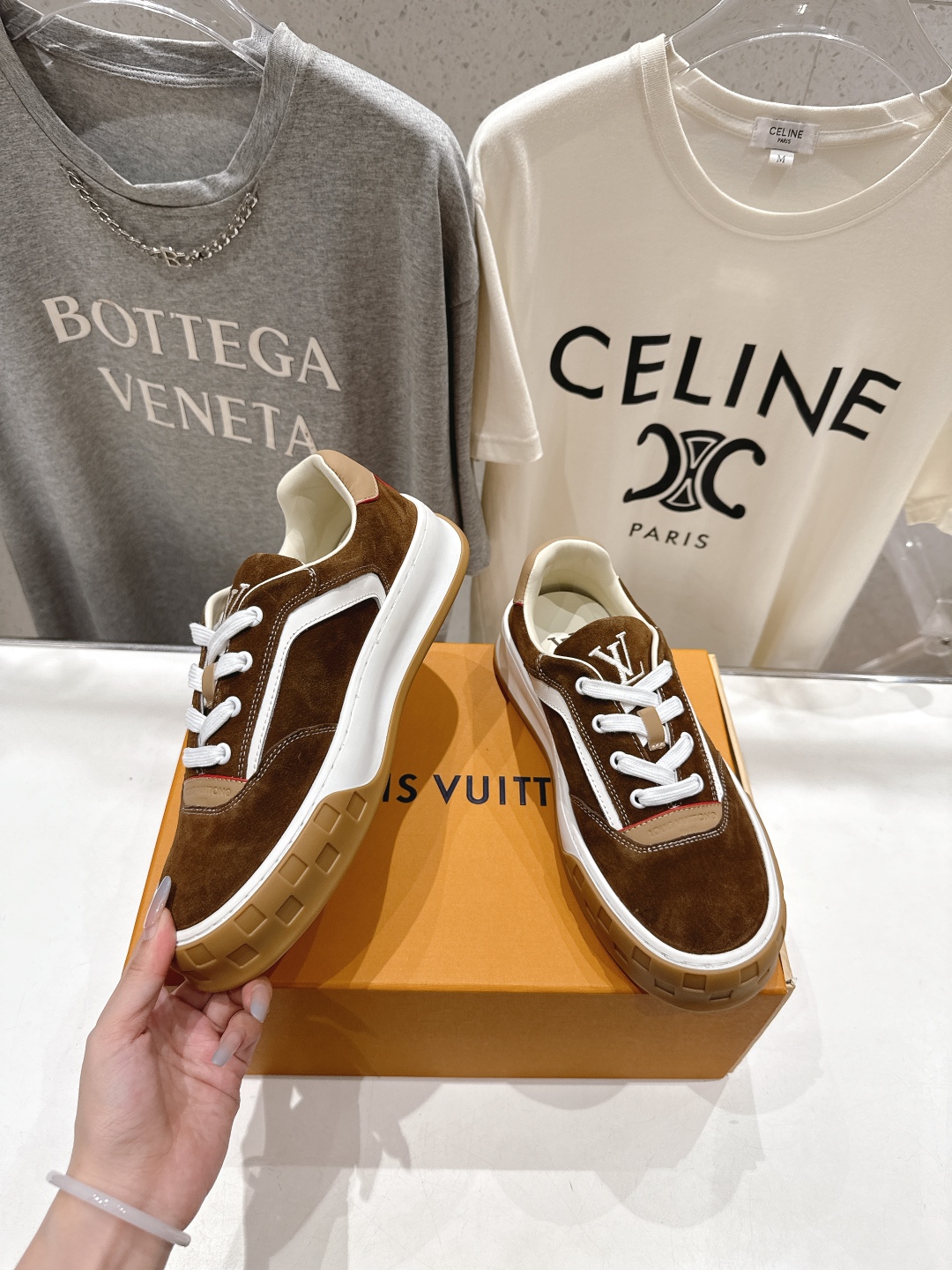 高版本出厂 只有男款
  LOUIS VUITTON～LV路易威登L家驴牌最新走秀款Tilted系列厚底