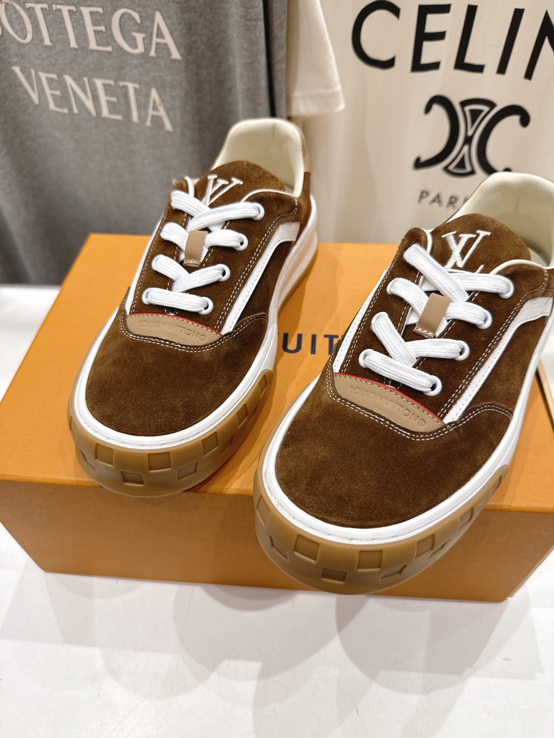 高版本出厂 只有男款
  LOUIS VUITTON～LV路易威登L家驴牌最新走秀款Tilted系列厚底