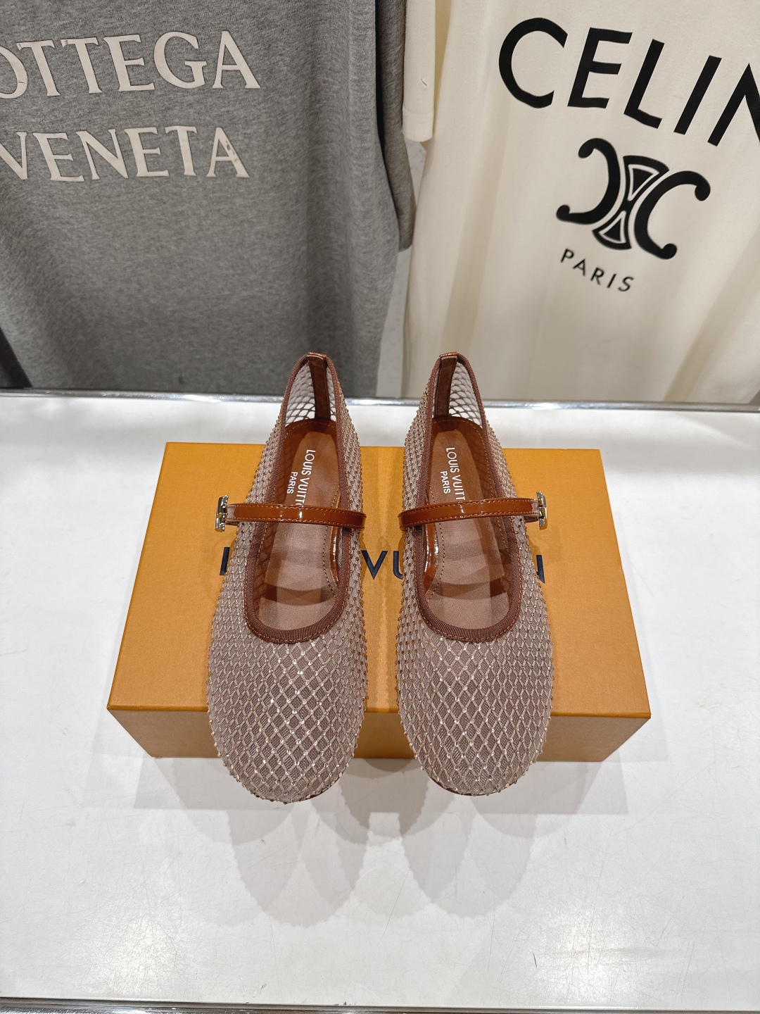 高版本出厂
  Louis Vuitton ss25 new arrival LV驴牌春夏系列玛丽珍网面