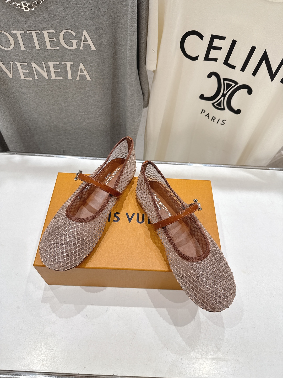 高版本出厂
  Louis Vuitton ss25 new arrival LV驴牌春夏系列玛丽珍网面