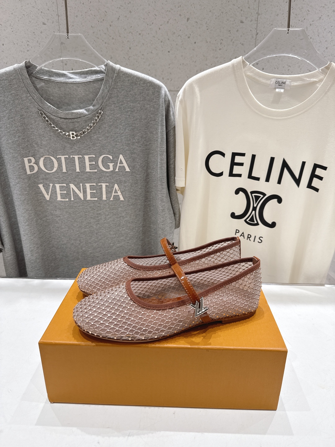 高版本出厂
  Louis Vuitton ss25 new arrival LV驴牌春夏系列玛丽珍网面