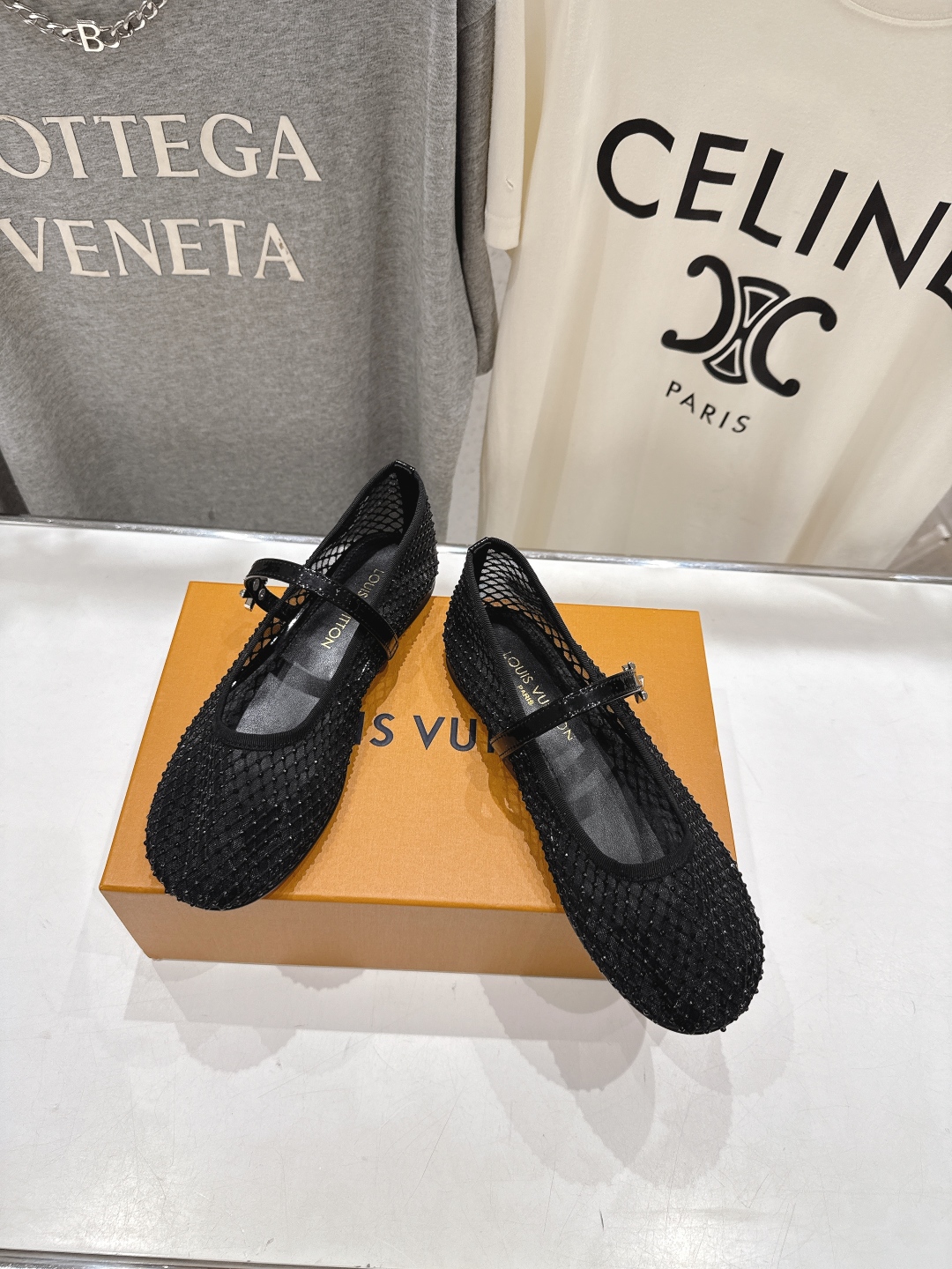 高版本出厂
  Louis Vuitton ss25 new arrival LV驴牌春夏系列玛丽珍网面