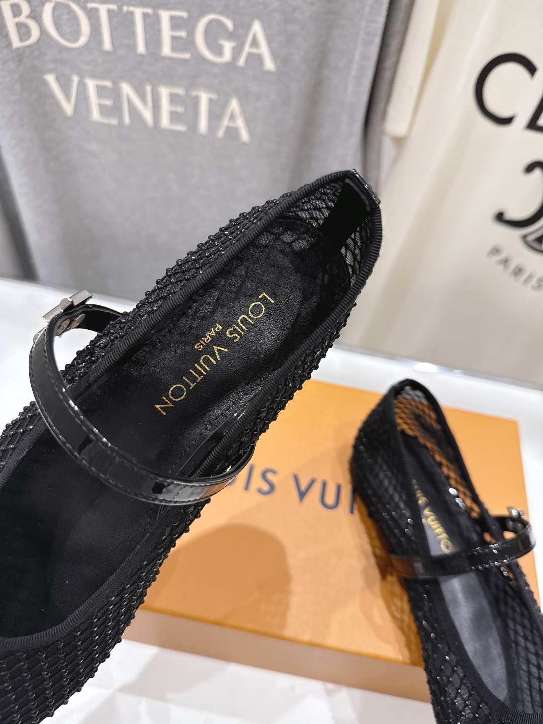 高版本出厂
  Louis Vuitton ss25 new arrival LV驴牌春夏系列玛丽珍网面