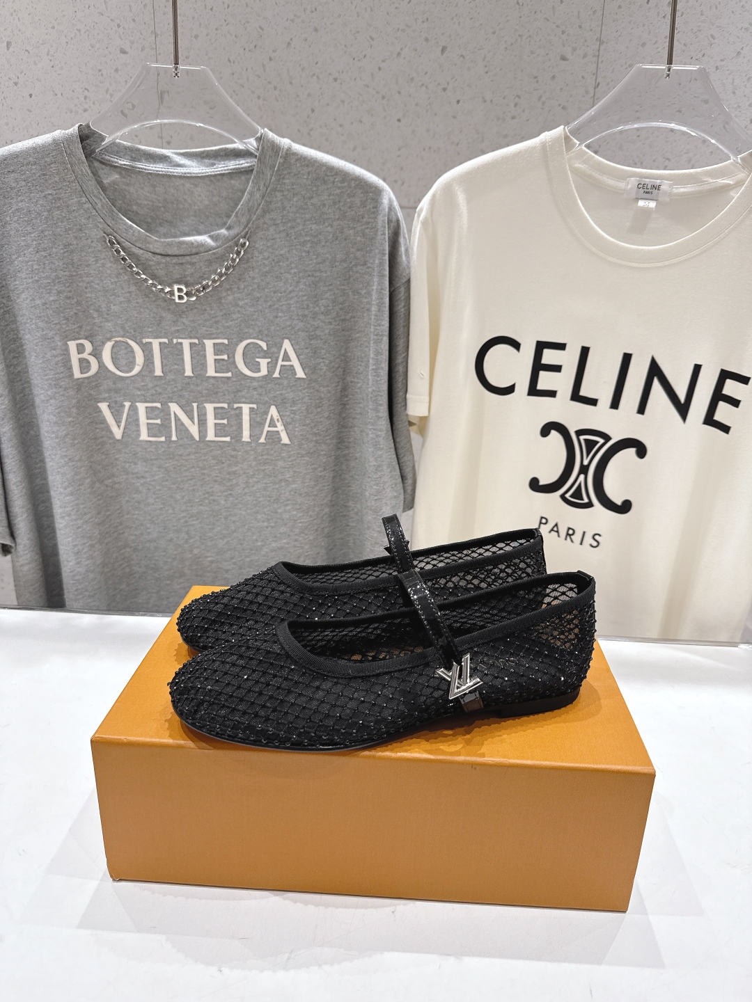 高版本出厂
  Louis Vuitton ss25 new arrival LV驴牌春夏系列玛丽珍网面