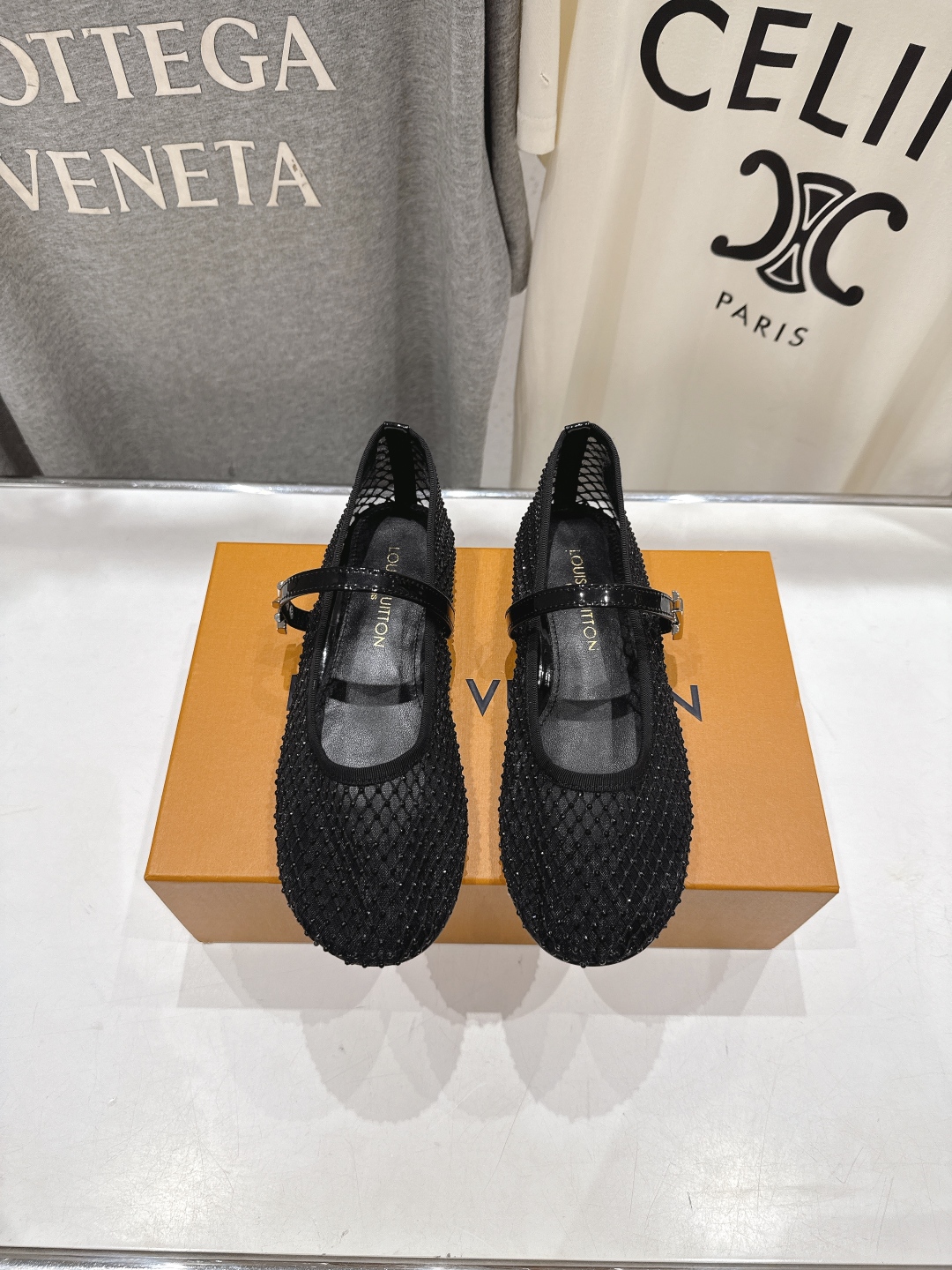 高版本出厂
  Louis Vuitton ss25 new arrival LV驴牌春夏系列玛丽珍网面