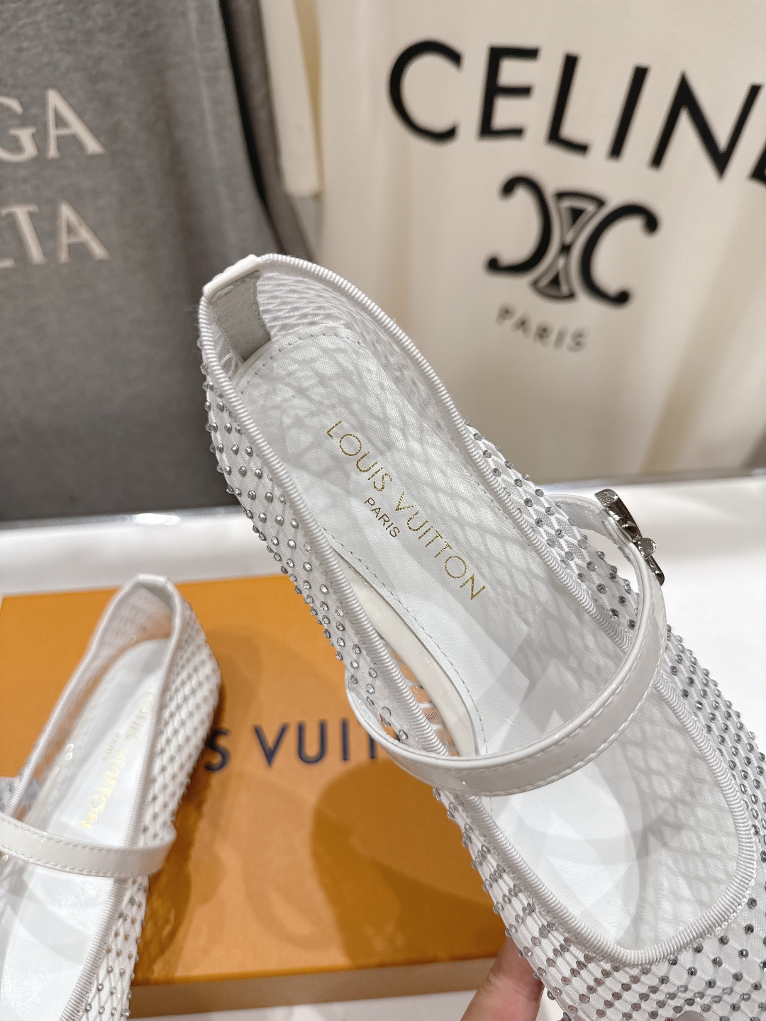 高版本出厂
  Louis Vuitton ss25 new arrival LV驴牌春夏系列玛丽珍网面