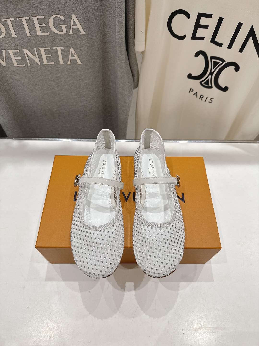 高版本出厂
  Louis Vuitton ss25 new arrival LV驴牌春夏系列玛丽珍网面