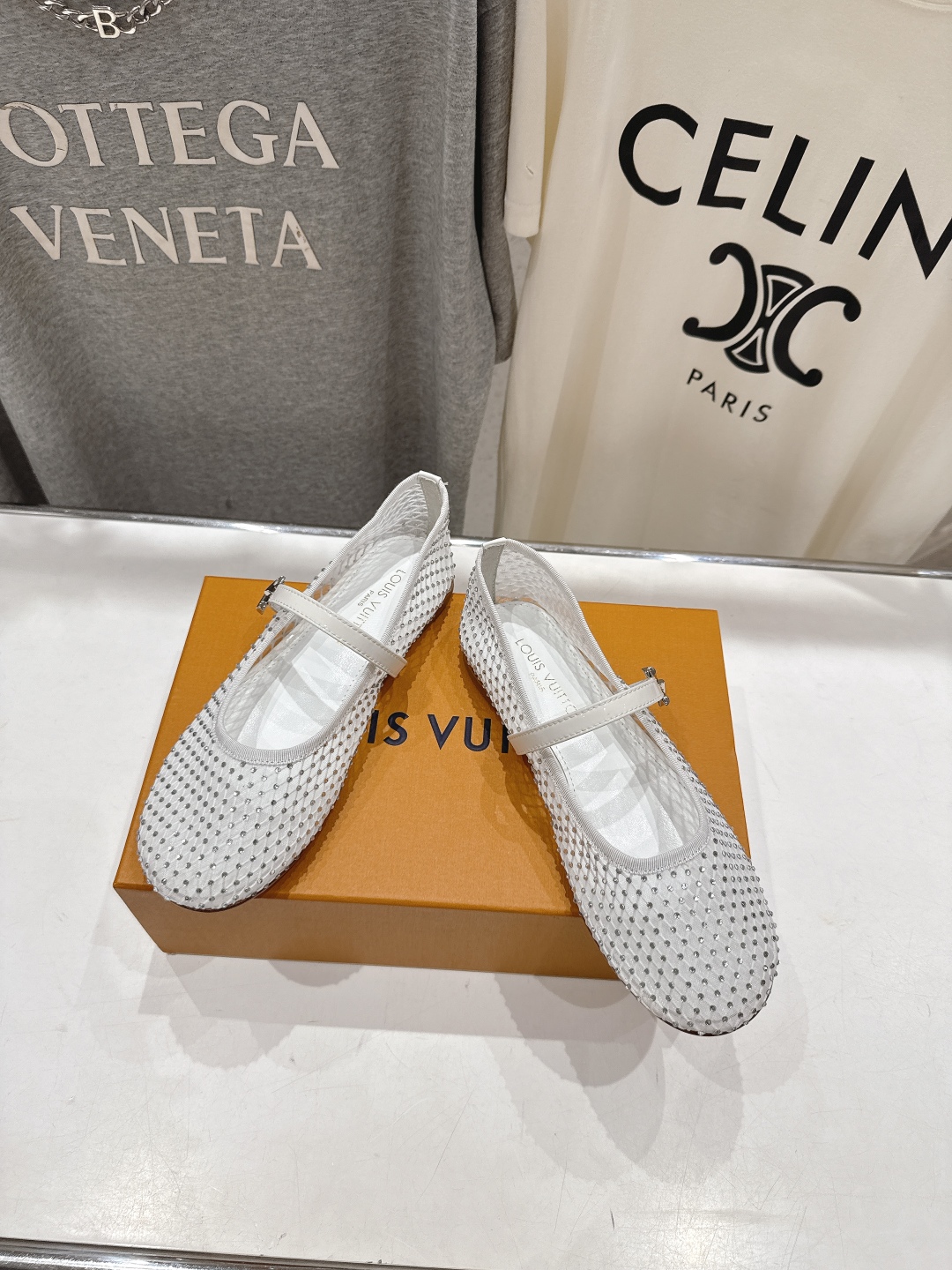 高版本出厂
  Louis Vuitton ss25 new arrival LV驴牌春夏系列玛丽珍网面