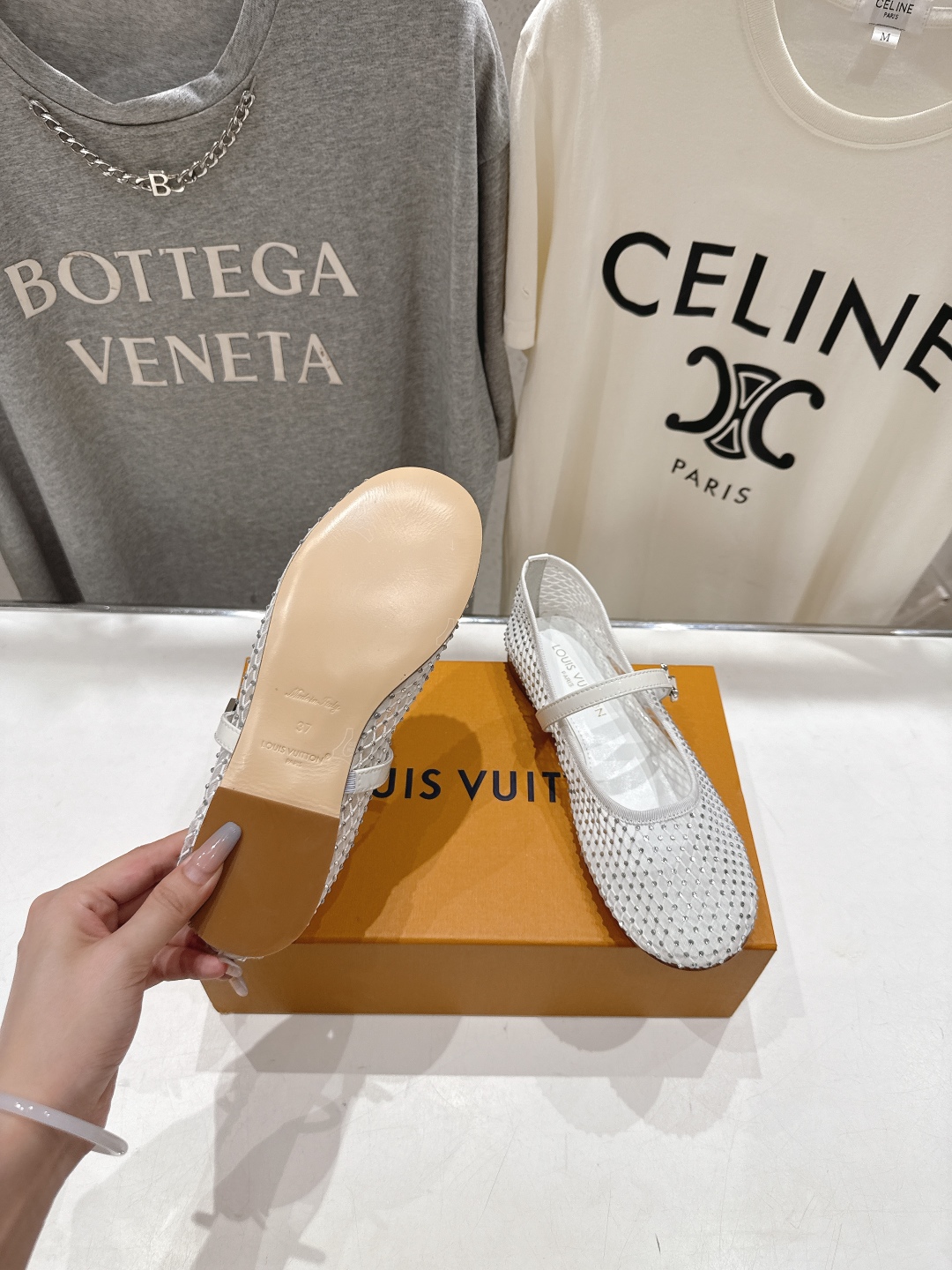 高版本出厂
  Louis Vuitton ss25 new arrival LV驴牌春夏系列玛丽珍网面