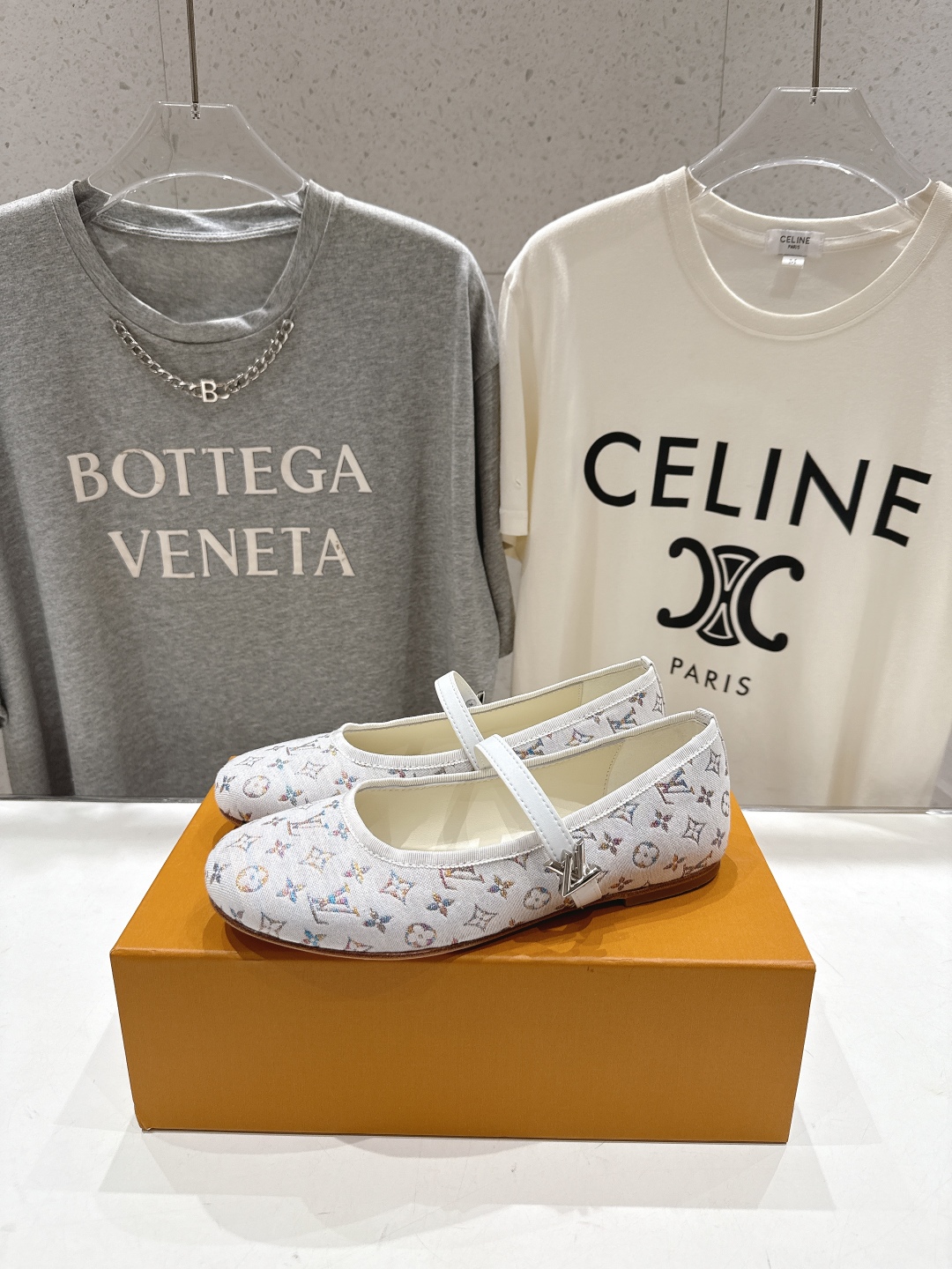 高版本出厂
  Louis Vuitton ss25 new arrival LV驴牌春夏系列玛丽珍平底