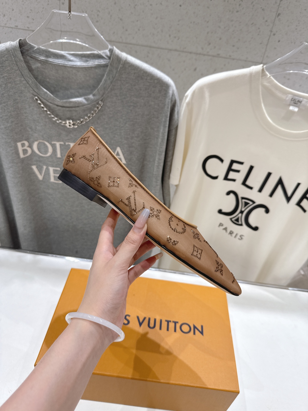 高版本出厂
  Louis Vuitton ss25 new arrival LV驴牌春夏系列玛丽珍网面