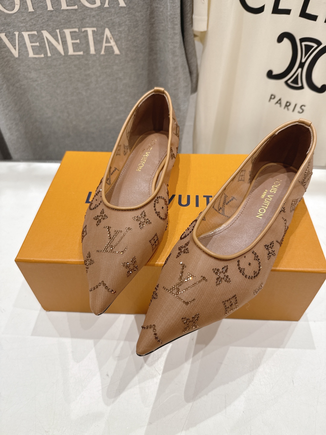 高版本出厂
  Louis Vuitton ss25 new arrival LV驴牌春夏系列玛丽珍网面