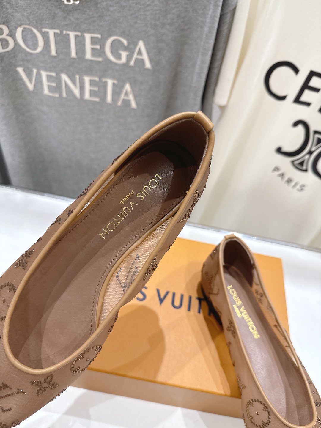 高版本出厂
  Louis Vuitton ss25 new arrival LV驴牌春夏系列玛丽珍网面