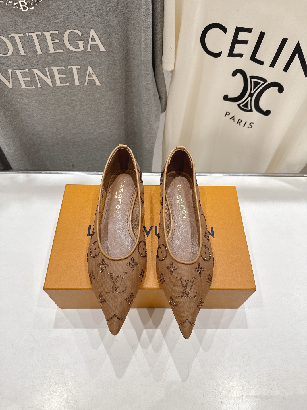 高版本出厂
  Louis Vuitton ss25 new arrival LV驴牌春夏系列玛丽珍网面