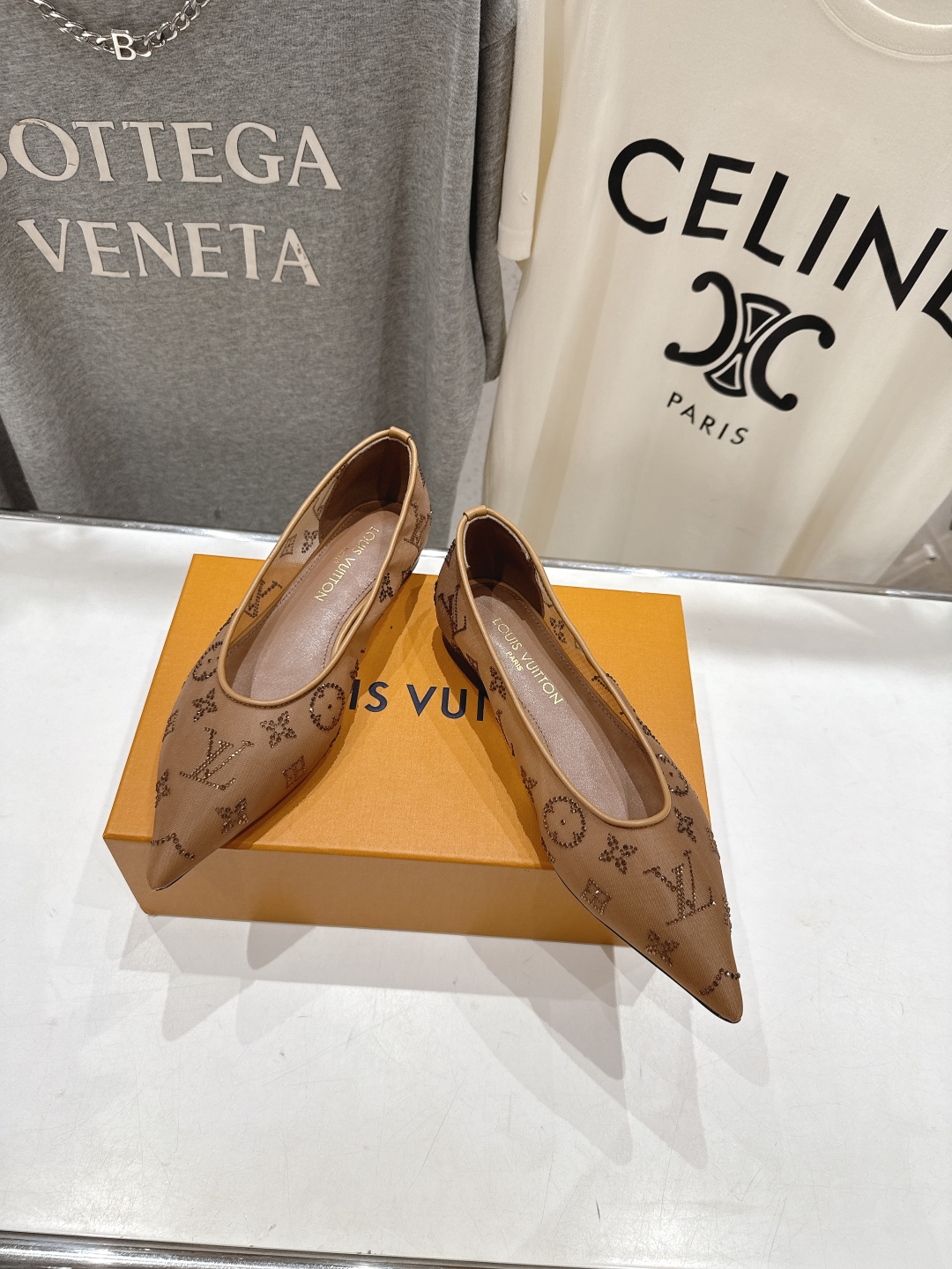 高版本出厂
  Louis Vuitton ss25 new arrival LV驴牌春夏系列玛丽珍网面