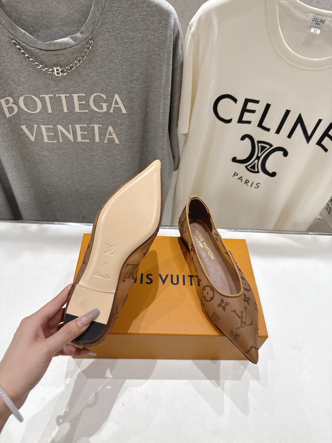 高版本出厂
  Louis Vuitton ss25 new arrival LV驴牌春夏系列玛丽珍网面