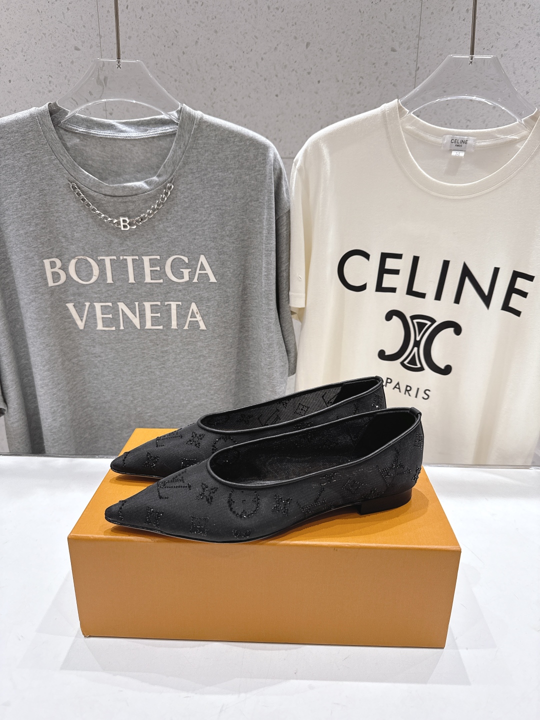 高版本出厂
  Louis Vuitton ss25 new arrival LV驴牌春夏系列玛丽珍网面