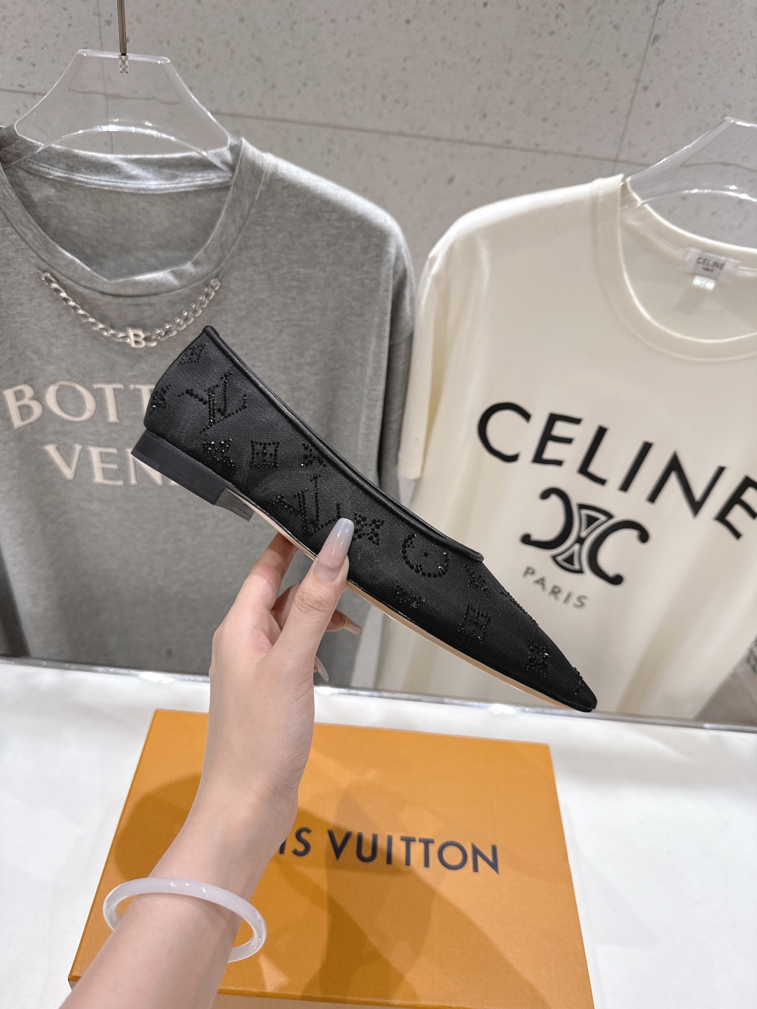 高版本出厂
  Louis Vuitton ss25 new arrival LV驴牌春夏系列玛丽珍网面