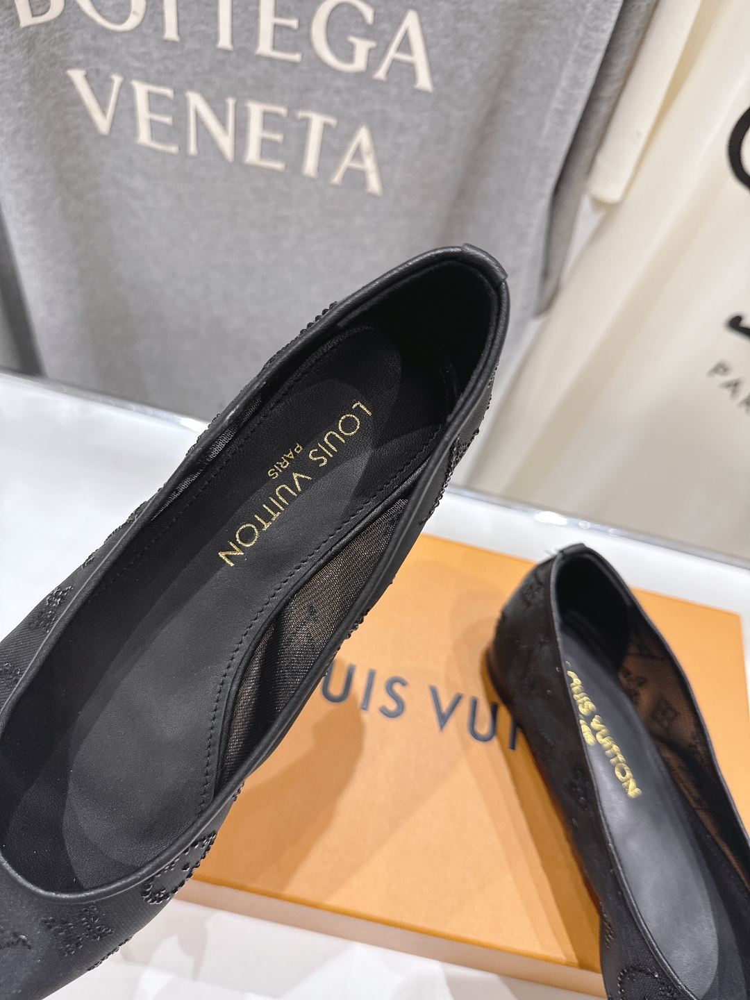 高版本出厂
  Louis Vuitton ss25 new arrival LV驴牌春夏系列玛丽珍网面
