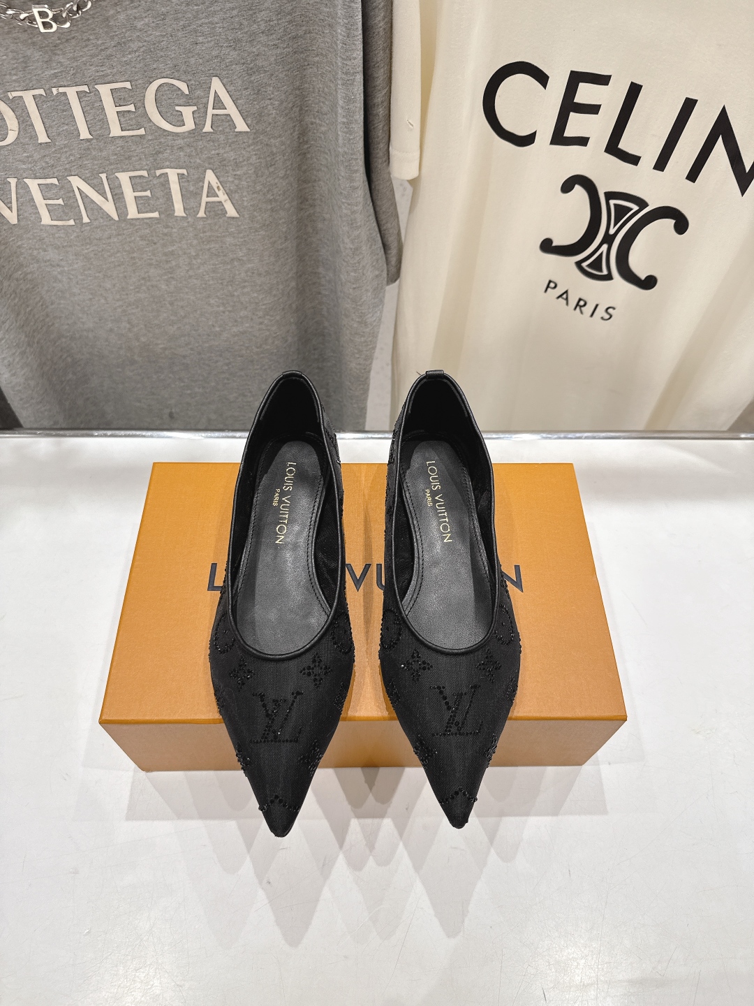 高版本出厂
  Louis Vuitton ss25 new arrival LV驴牌春夏系列玛丽珍网面