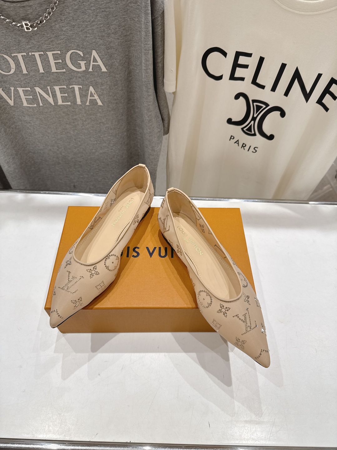 高版本出厂
  Louis Vuitton ss25 new arrival LV驴牌春夏系列玛丽珍网面