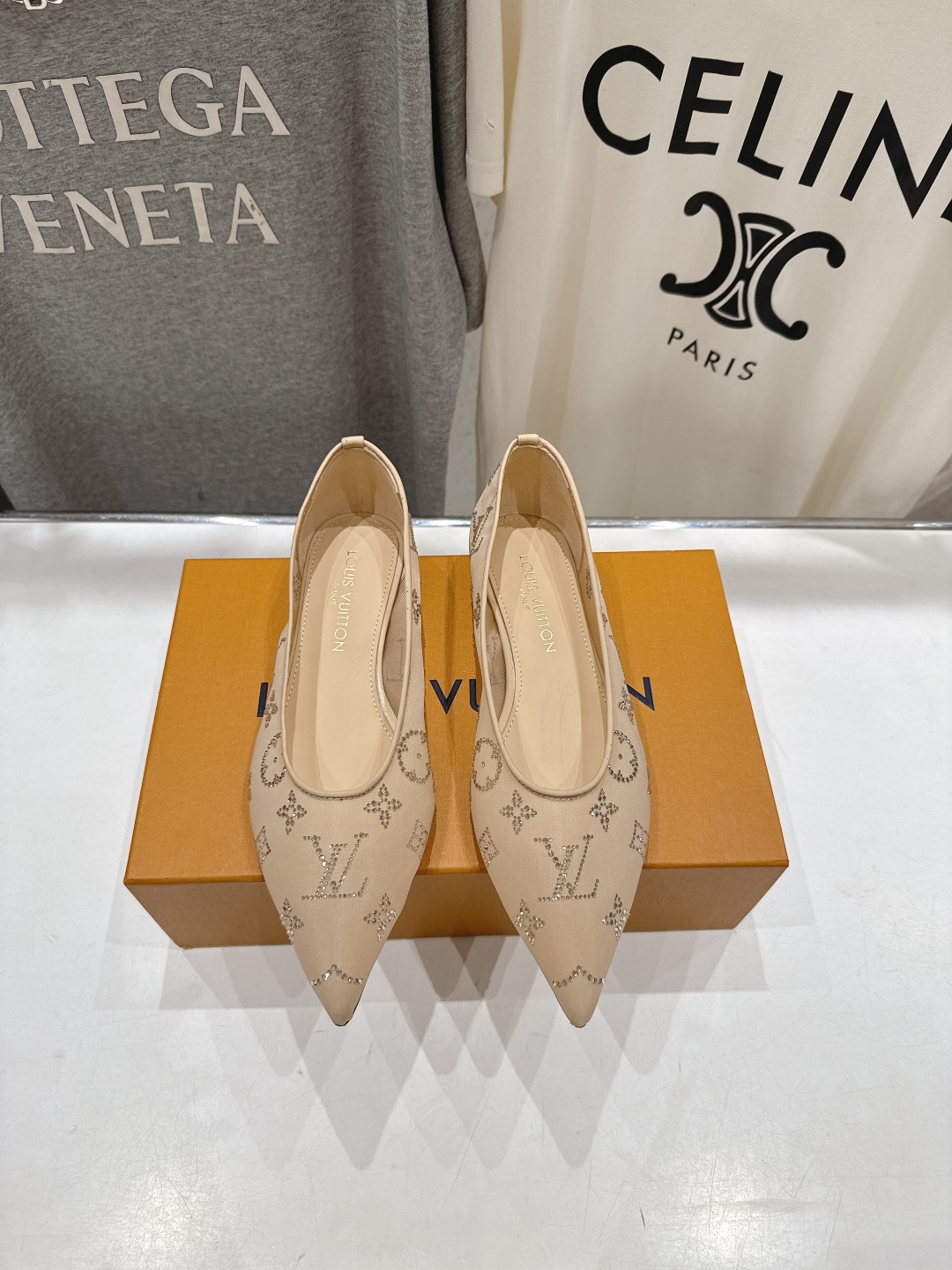 高版本出厂
  Louis Vuitton ss25 new arrival LV驴牌春夏系列玛丽珍网面