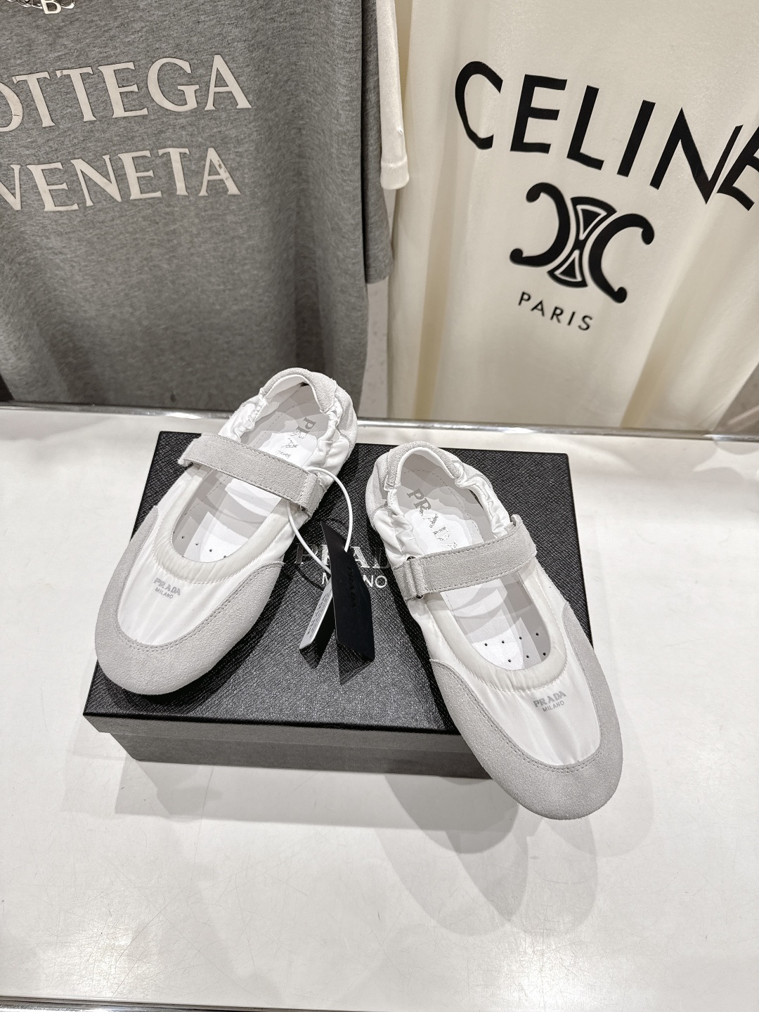 高版本出厂 
  Prada*普拉达P家25ssfw～new新款魔术贴玛丽珍休闲鞋，低调奢华懒人鞋，富人