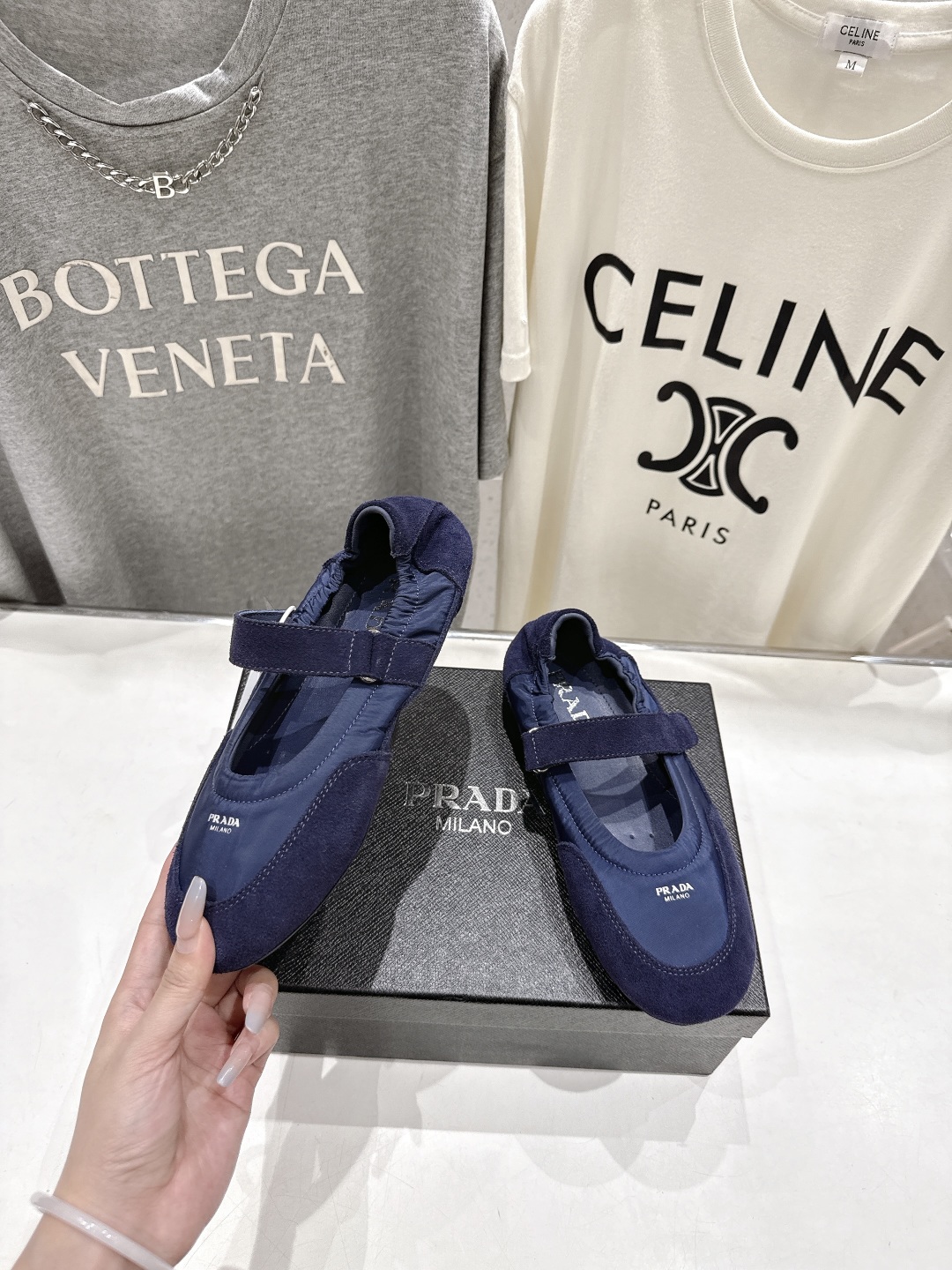 高版本出厂 
  Prada*普拉达P家25ssfw～new新款魔术贴玛丽珍休闲鞋，低调奢华懒人鞋，富人