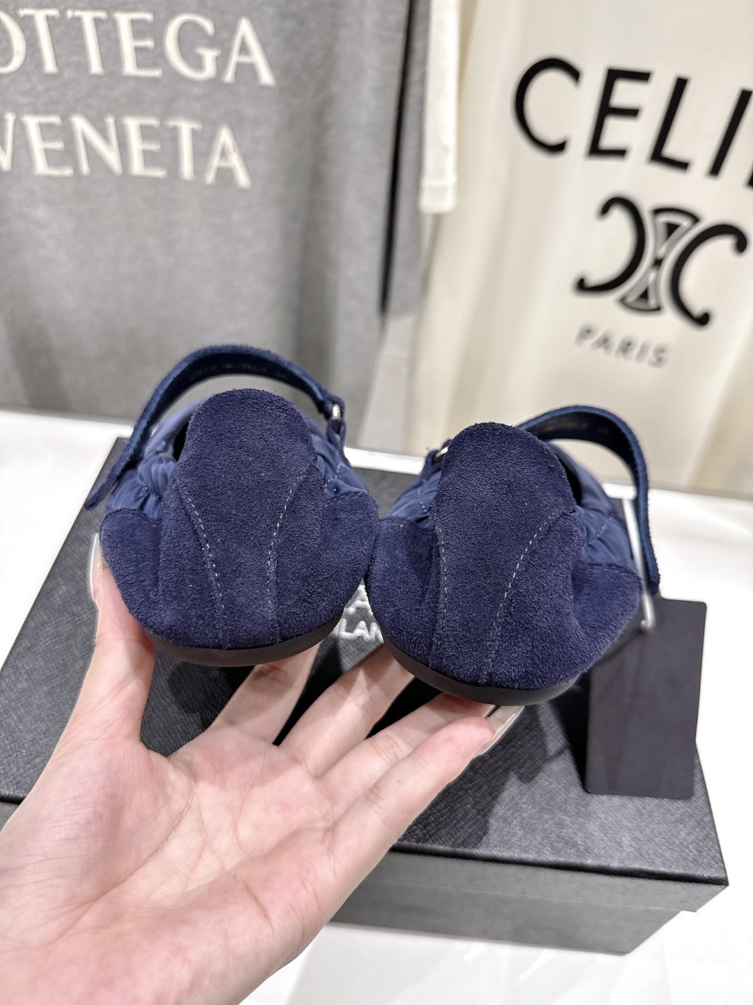 高版本出厂 
  Prada*普拉达P家25ssfw～new新款魔术贴玛丽珍休闲鞋，低调奢华懒人鞋，富人