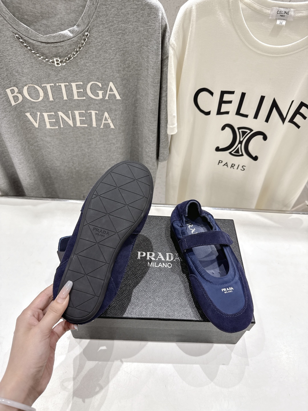 高版本出厂 
  Prada*普拉达P家25ssfw～new新款魔术贴玛丽珍休闲鞋，低调奢华懒人鞋，富人