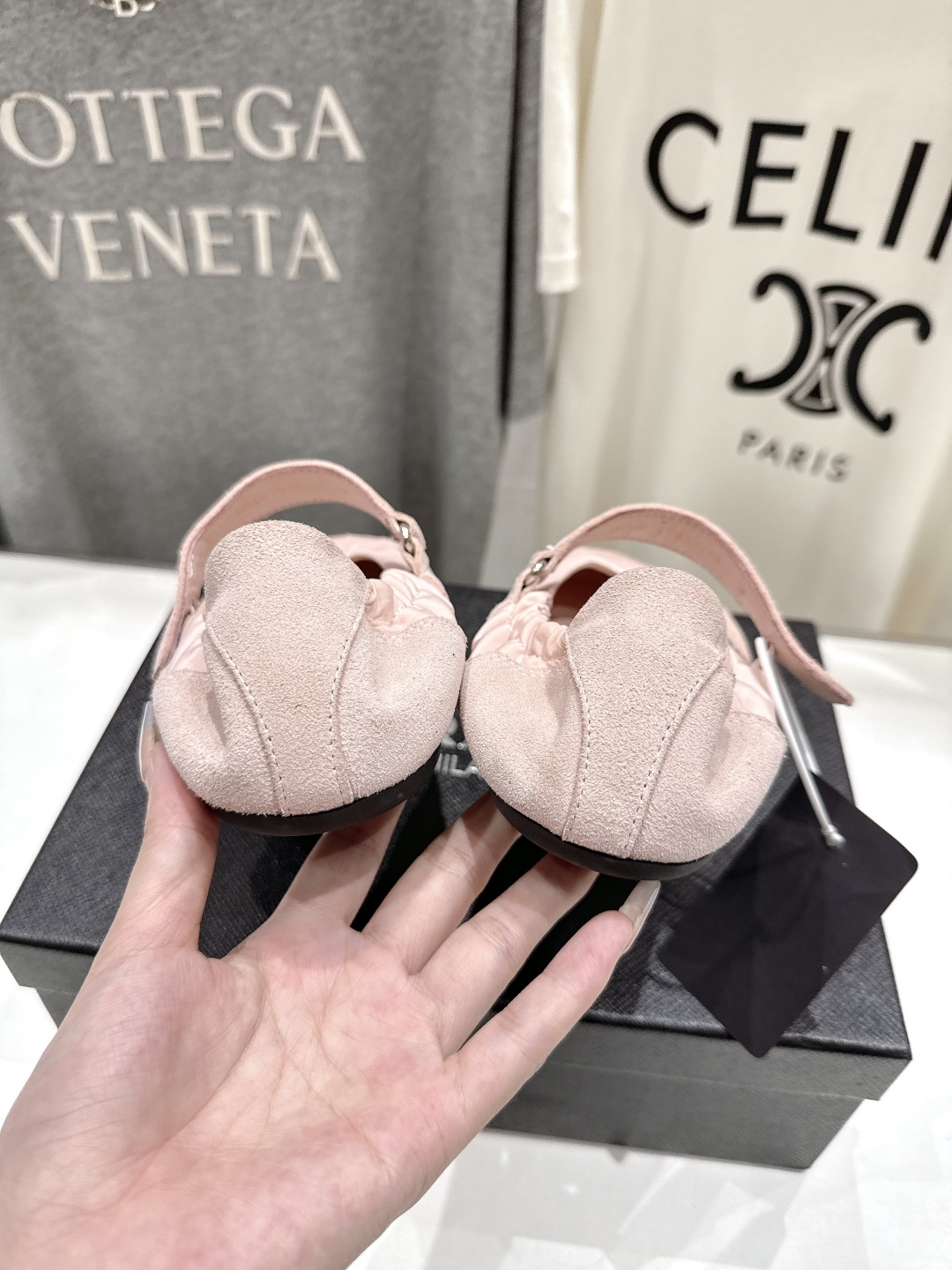 高版本出厂 
  Prada*普拉达P家25ssfw～new新款魔术贴玛丽珍休闲鞋，低调奢华懒人鞋，富人