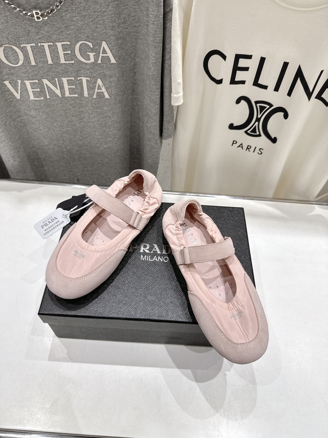 高版本出厂 
  Prada*普拉达P家25ssfw～new新款魔术贴玛丽珍休闲鞋，低调奢华懒人鞋，富人
