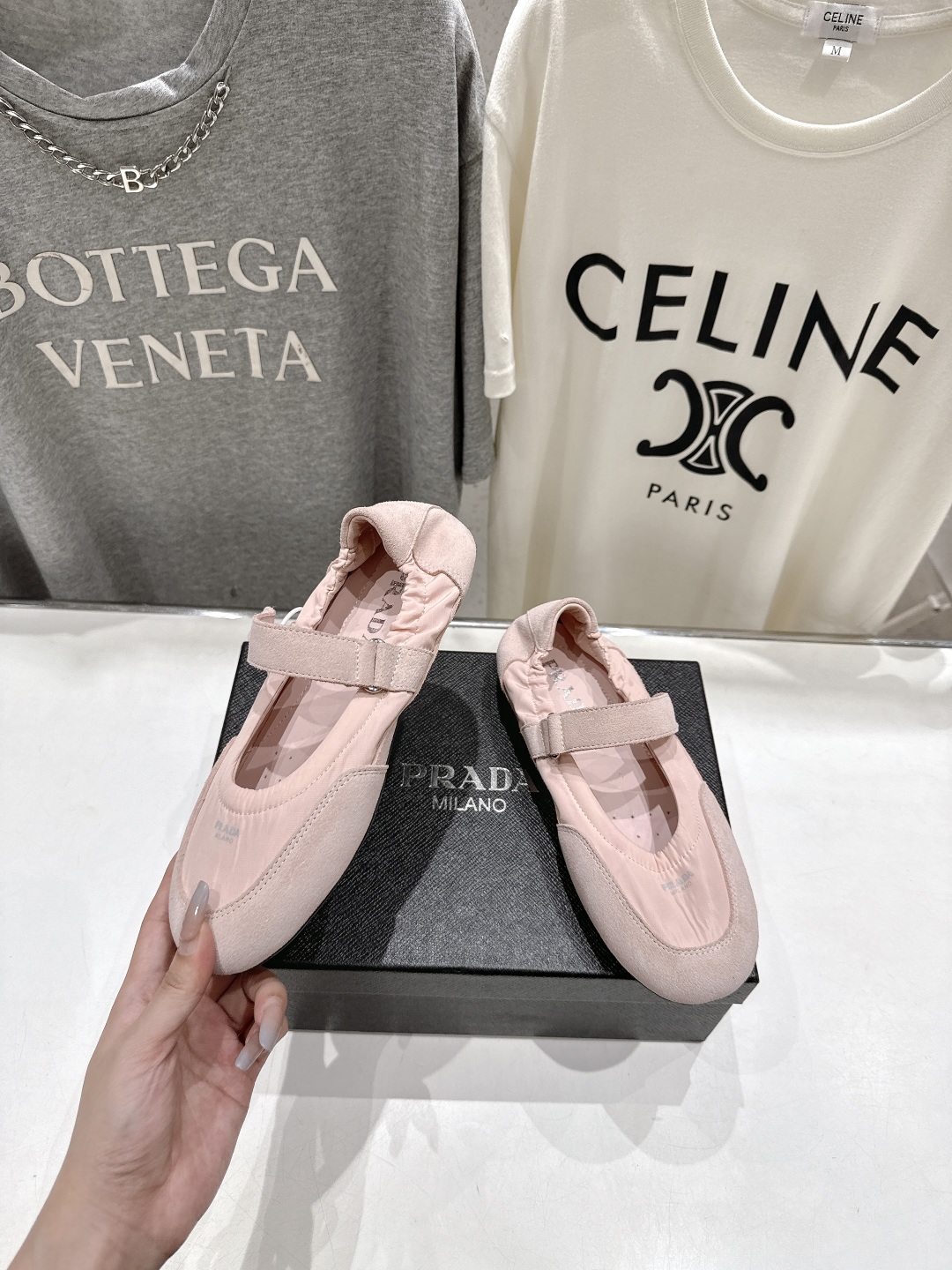 高版本出厂 
  Prada*普拉达P家25ssfw～new新款魔术贴玛丽珍休闲鞋，低调奢华懒人鞋，富人