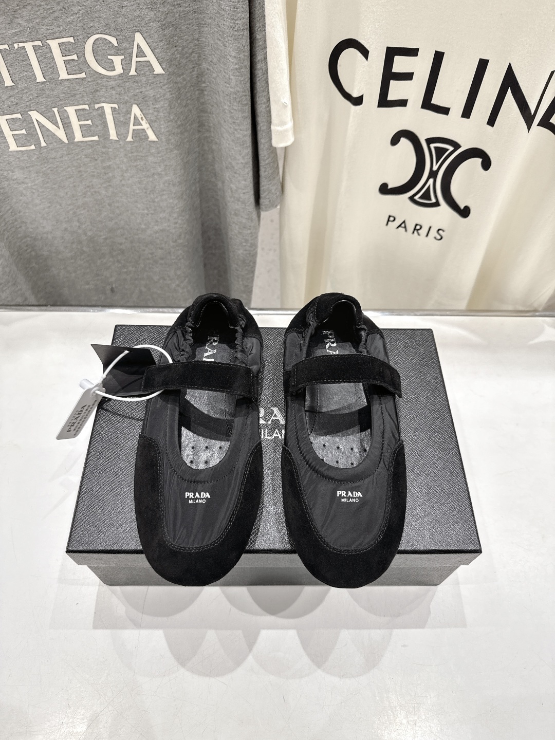 高版本出厂 
  Prada*普拉达P家25ssfw～new新款魔术贴玛丽珍休闲鞋，低调奢华懒人鞋，富人