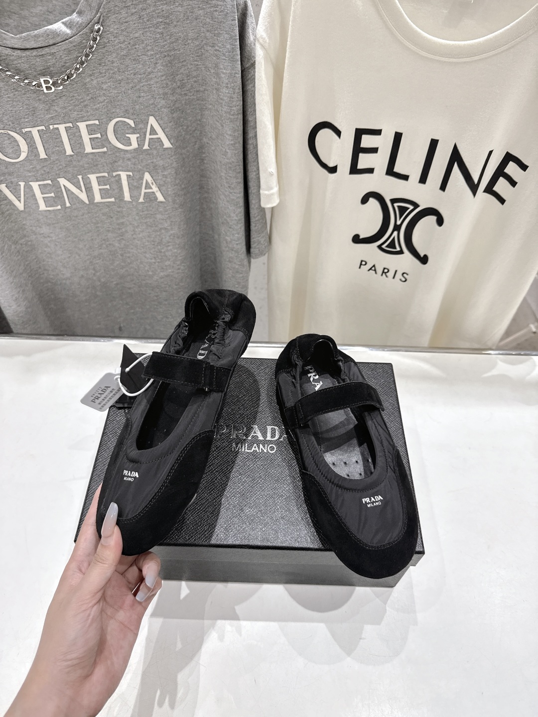 高版本出厂 
  Prada*普拉达P家25ssfw～new新款魔术贴玛丽珍休闲鞋，低调奢华懒人鞋，富人