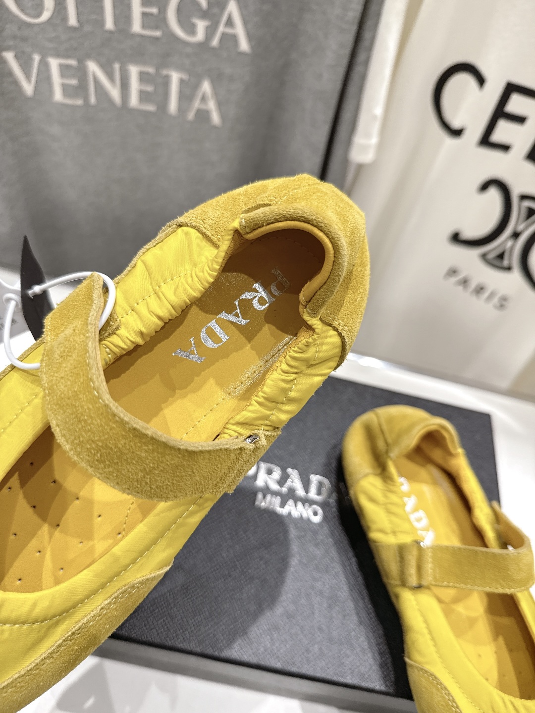 高版本出厂 
  Prada*普拉达P家25ssfw～new新款魔术贴玛丽珍休闲鞋，低调奢华懒人鞋，富人