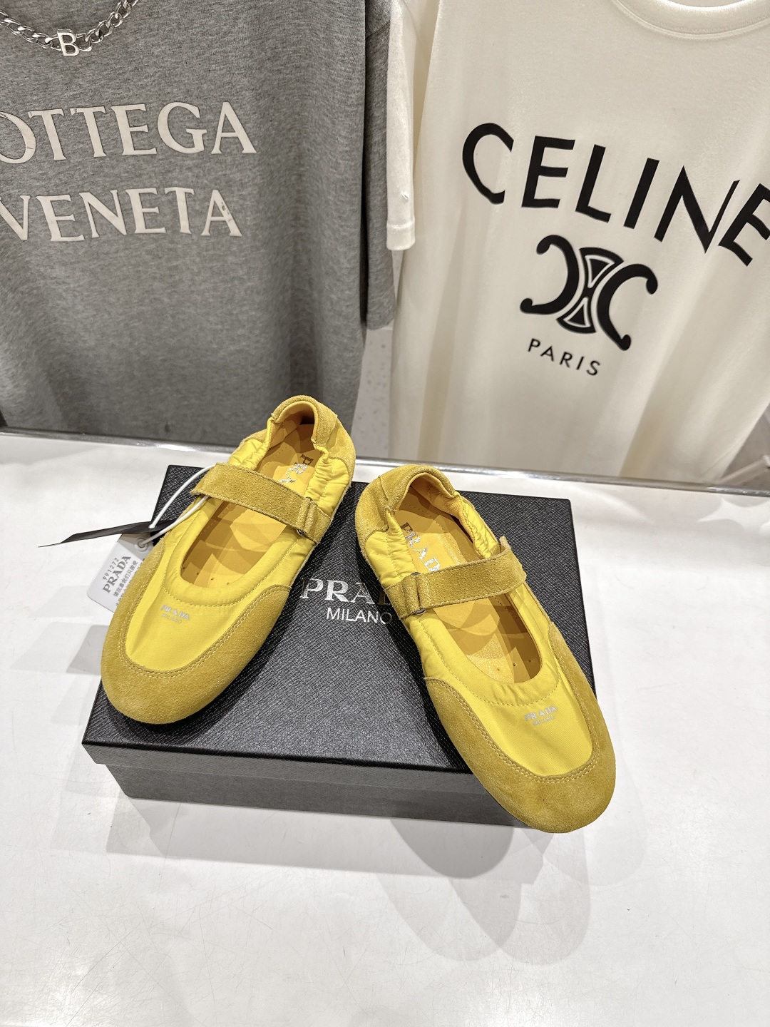 高版本出厂 
  Prada*普拉达P家25ssfw～new新款魔术贴玛丽珍休闲鞋，低调奢华懒人鞋，富人