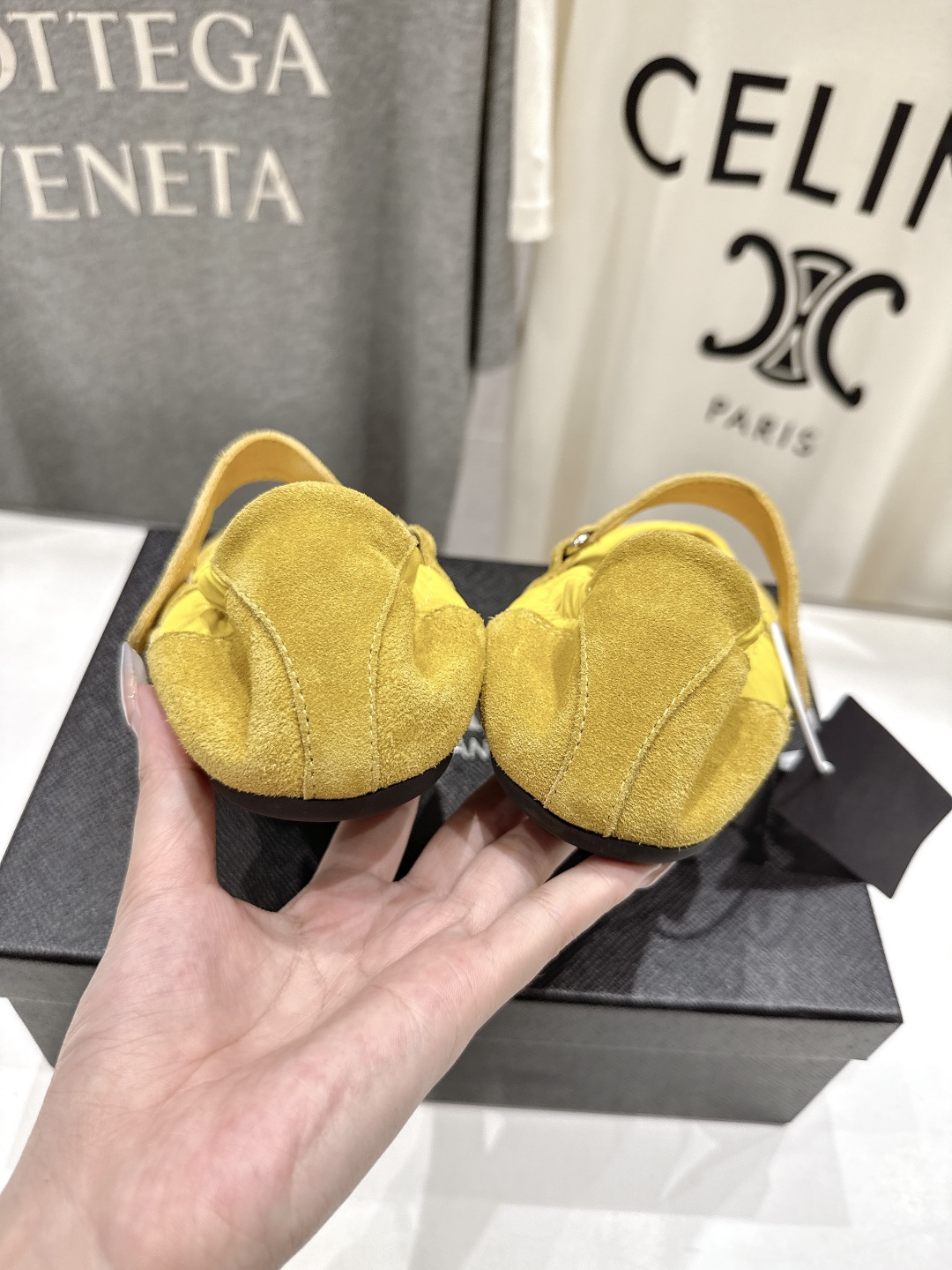 高版本出厂 
  Prada*普拉达P家25ssfw～new新款魔术贴玛丽珍休闲鞋，低调奢华懒人鞋，富人