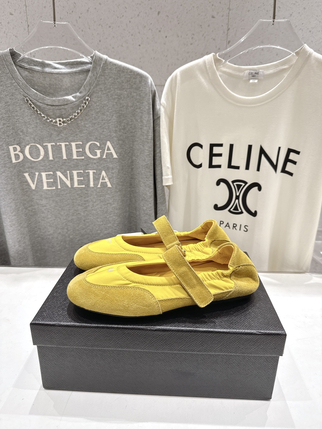 高版本出厂 
  Prada*普拉达P家25ssfw～new新款魔术贴玛丽珍休闲鞋，低调奢华懒人鞋，富人