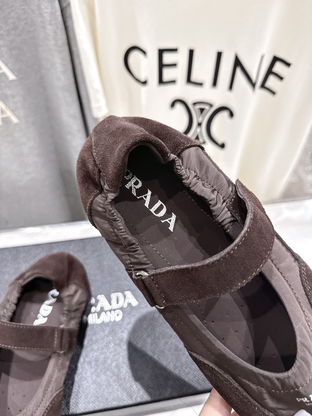 高版本出厂 
  Prada*普拉达P家25ssfw～new新款魔术贴玛丽珍休闲鞋，低调奢华懒人鞋，富人