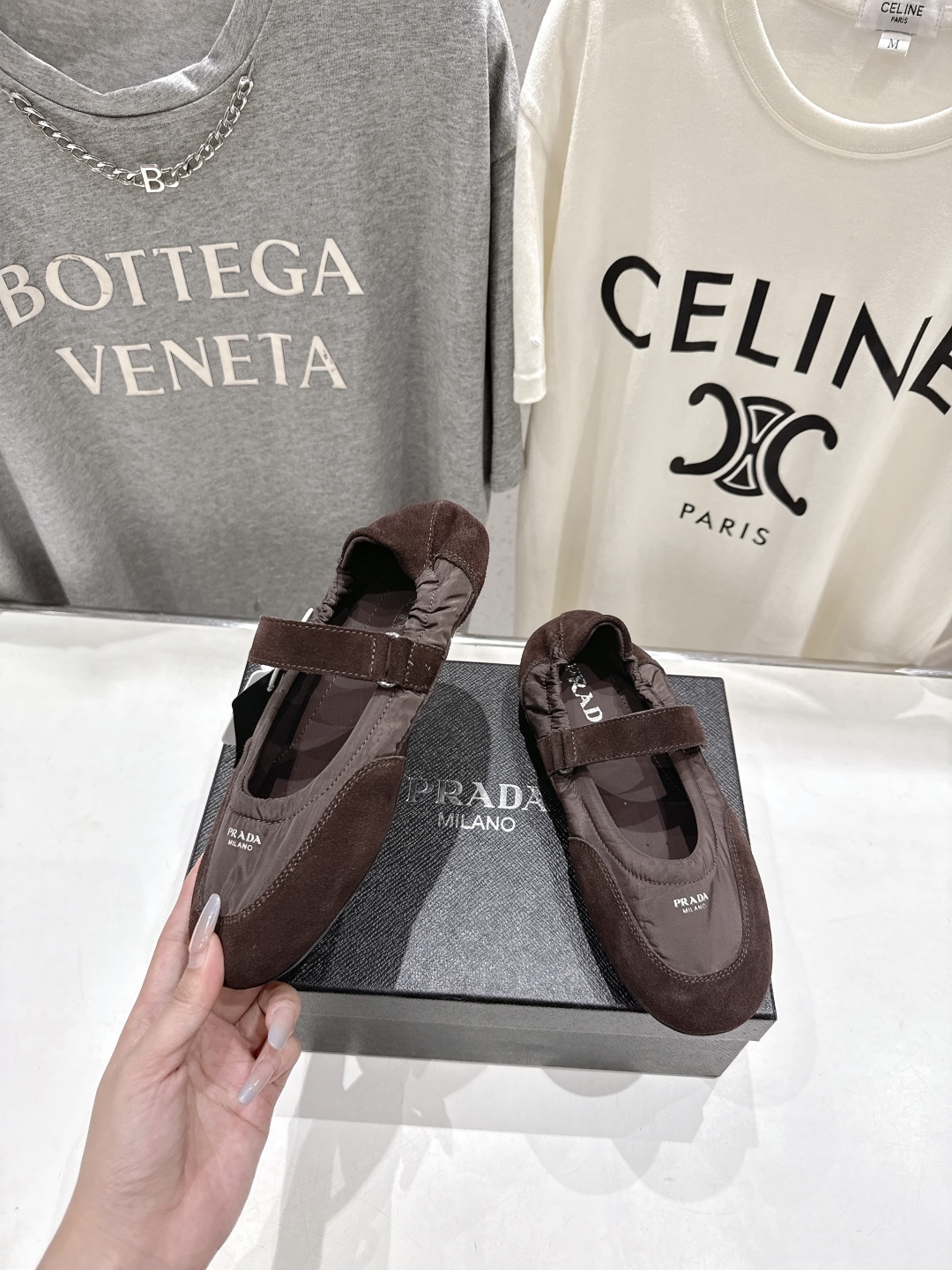 高版本出厂 
  Prada*普拉达P家25ssfw～new新款魔术贴玛丽珍休闲鞋，低调奢华懒人鞋，富人