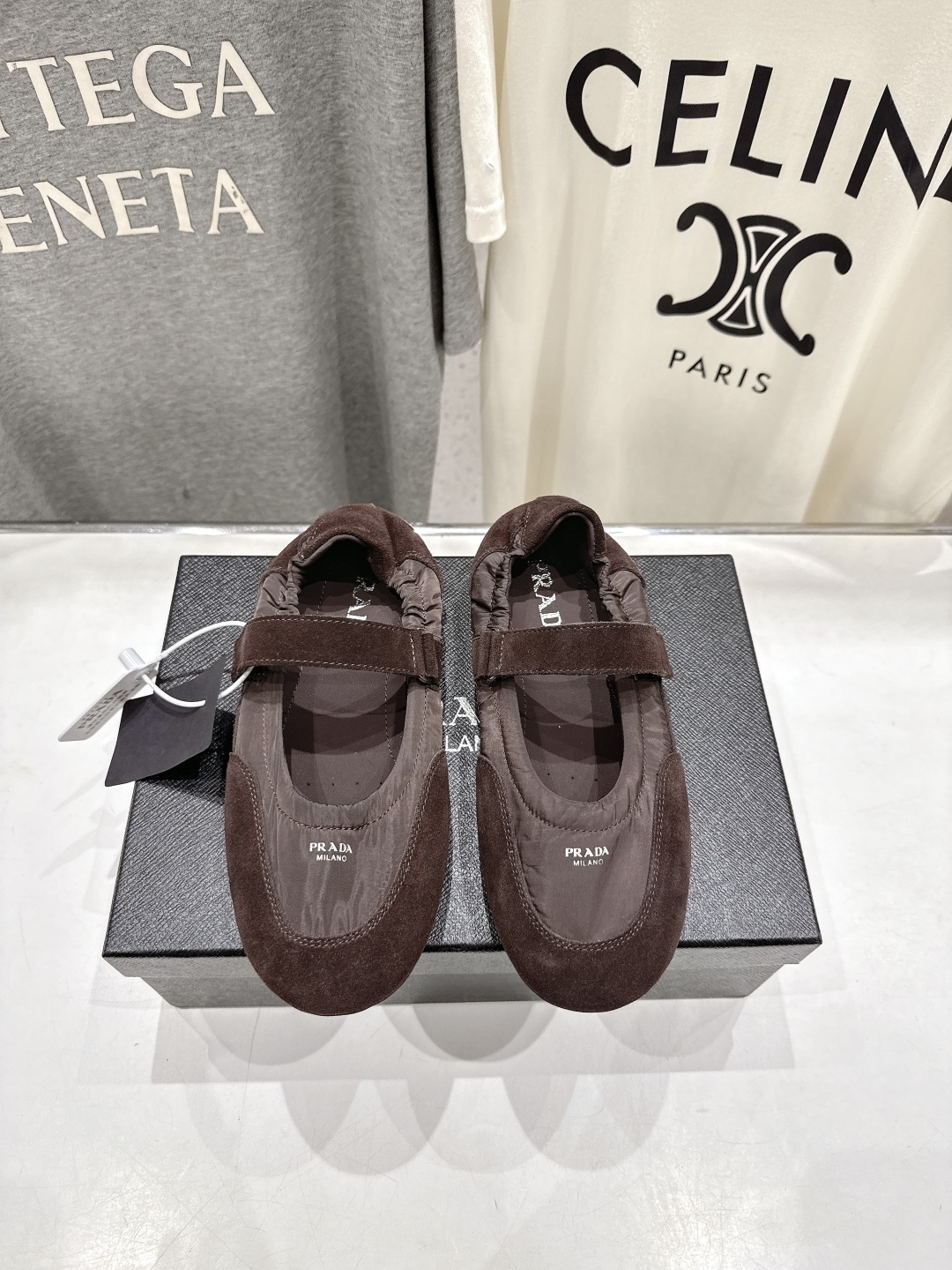 高版本出厂 
  Prada*普拉达P家25ssfw～new新款魔术贴玛丽珍休闲鞋，低调奢华懒人鞋，富人