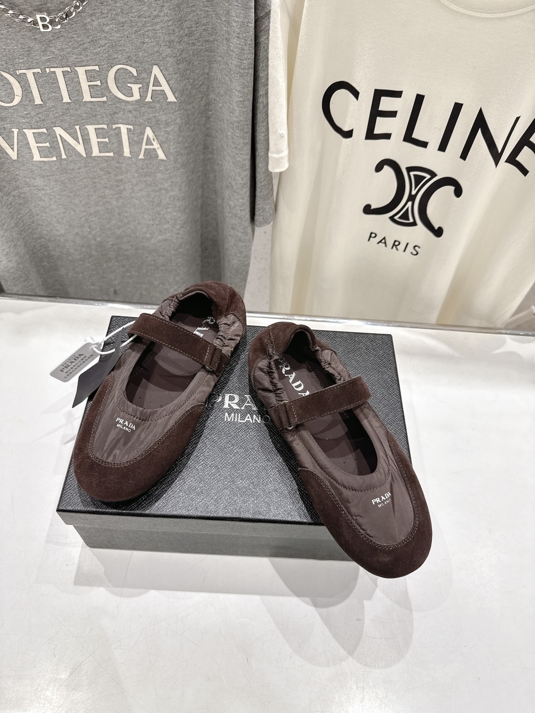 高版本出厂 
  Prada*普拉达P家25ssfw～new新款魔术贴玛丽珍休闲鞋，低调奢华懒人鞋，富人